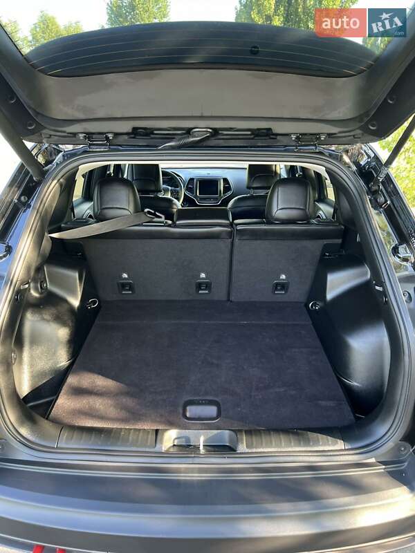 Внедорожник / Кроссовер Jeep Cherokee 2022 в Киеве