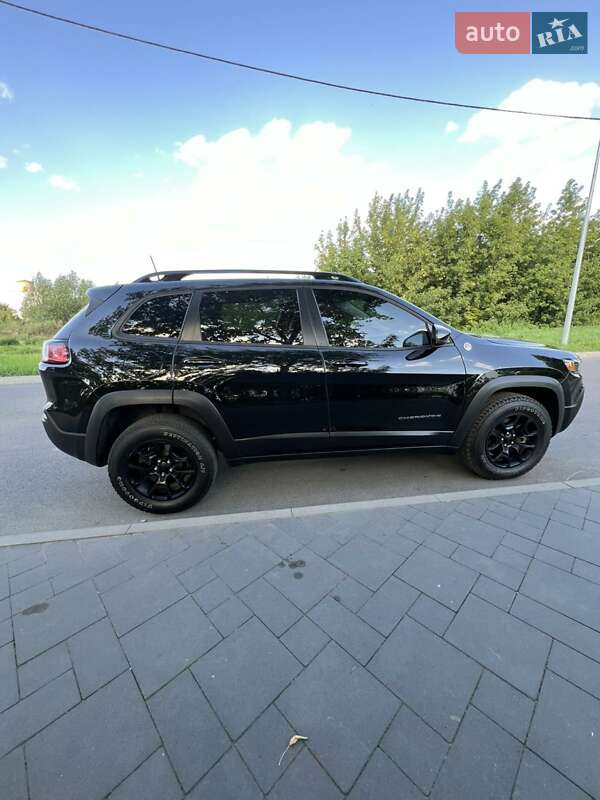 Внедорожник / Кроссовер Jeep Cherokee 2022 в Киеве