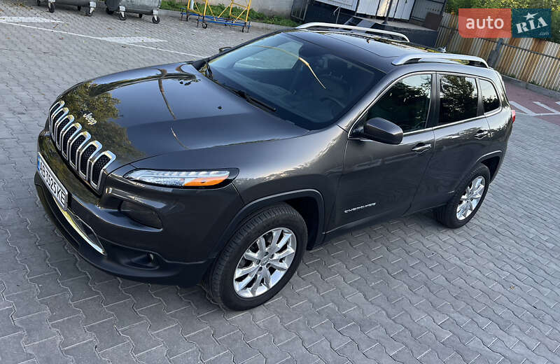 Внедорожник / Кроссовер Jeep Cherokee 2015 в Виннице