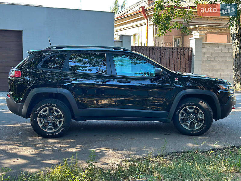 Внедорожник / Кроссовер Jeep Cherokee 2018 в Одессе