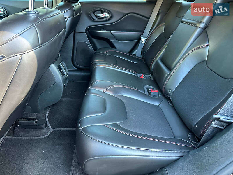 Внедорожник / Кроссовер Jeep Cherokee 2018 в Одессе