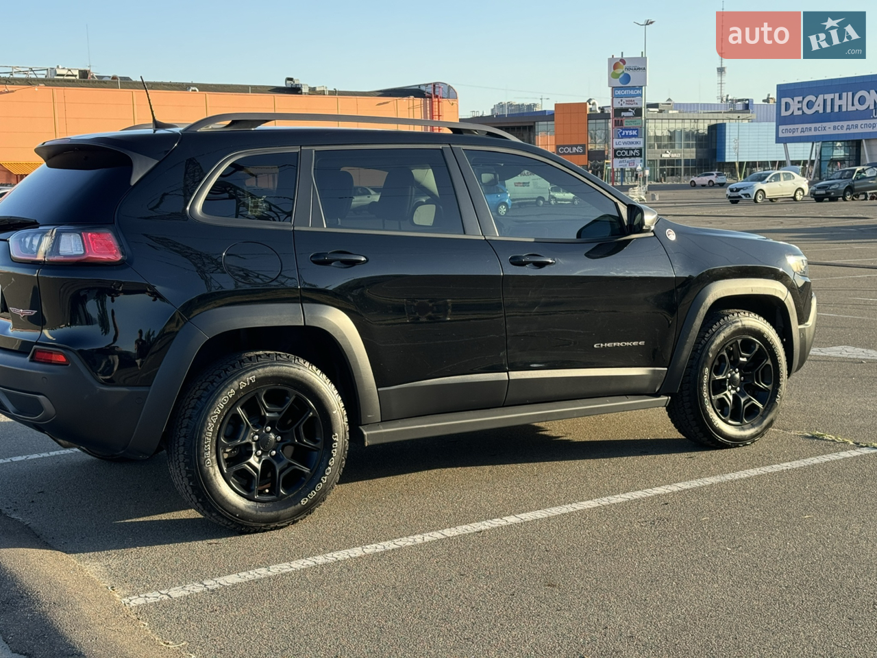2019 Jeep Cherokee - мініатюра 23