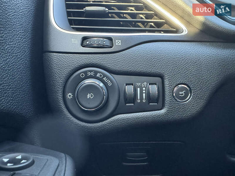 Позашляховик / Кросовер Jeep Cherokee 2019 в Києві