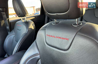 Внедорожник / Кроссовер Jeep Cherokee 2019 в 