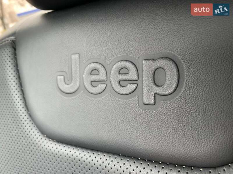 Внедорожник / Кроссовер Jeep Cherokee 2019 в Киеве