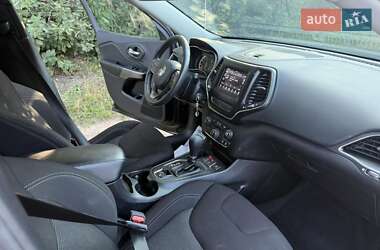 Внедорожник / Кроссовер Jeep Cherokee 2018 в Гайвороне