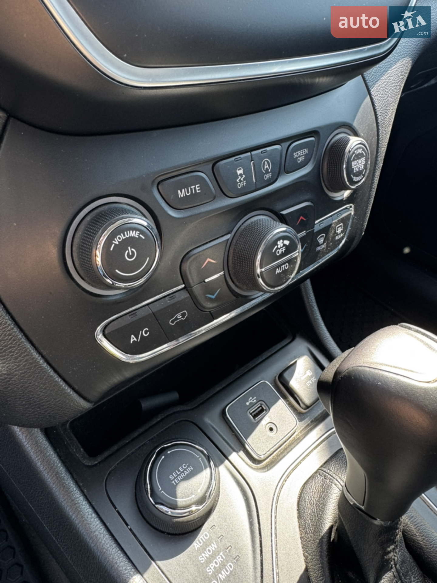 2018 Jeep Cherokee - мініатюра 8