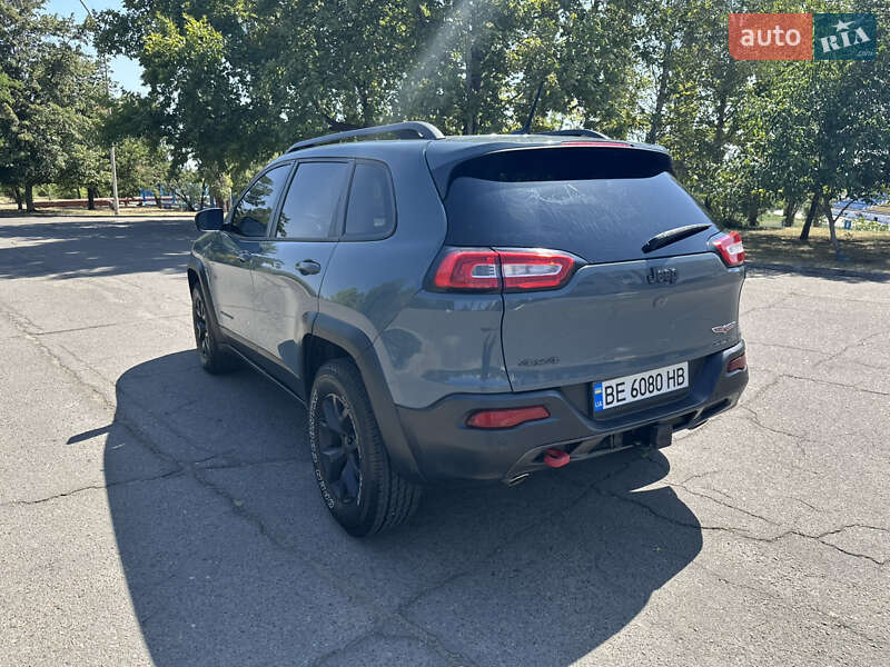 Внедорожник / Кроссовер Jeep Cherokee 2015 в Южноукраинске