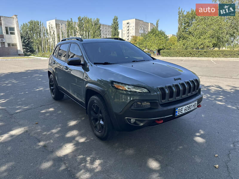 Внедорожник / Кроссовер Jeep Cherokee 2015 в Южноукраинске