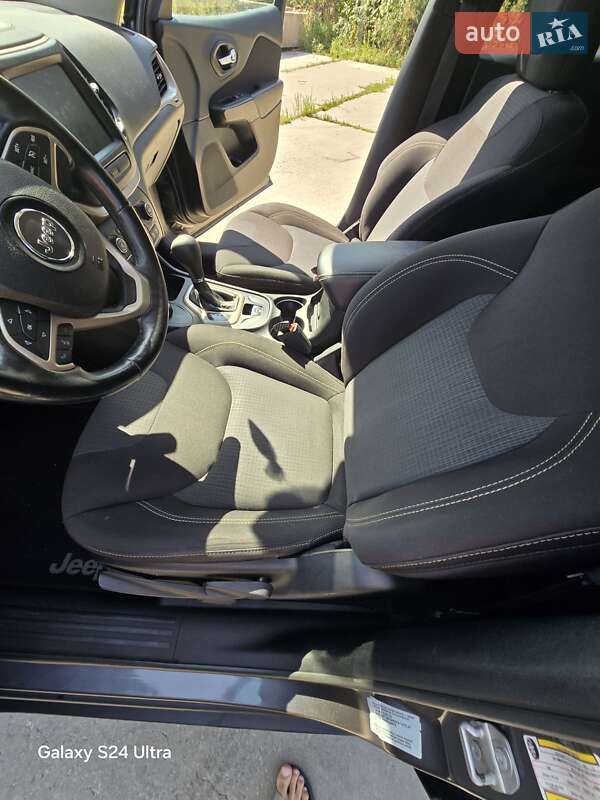 Внедорожник / Кроссовер Jeep Cherokee 2016 в Харькове фото 35 Внедорожник / Кроссовер Jeep Cherokee 2016 в Харькове