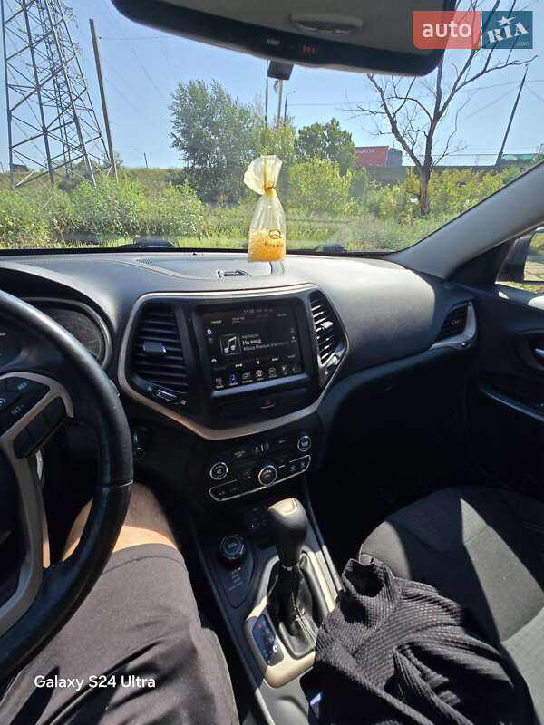 Внедорожник / Кроссовер Jeep Cherokee 2016 в Харькове фото 42 Внедорожник / Кроссовер Jeep Cherokee 2016 в Харькове