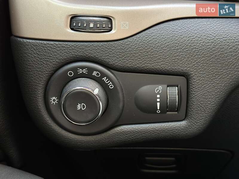 Позашляховик / Кросовер Jeep Cherokee 2017 в Києві фото 19 Позашляховик / Кросовер Jeep Cherokee 2017 в Києві