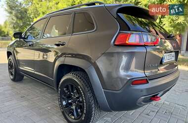 Внедорожник / Кроссовер Jeep Cherokee 2018 в 