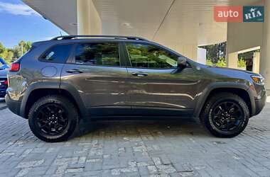 Внедорожник / Кроссовер Jeep Cherokee 2018 в 