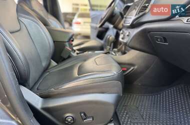 Внедорожник / Кроссовер Jeep Cherokee 2018 в 