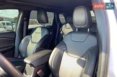 Внедорожник / Кроссовер Jeep Cherokee 2020 в 