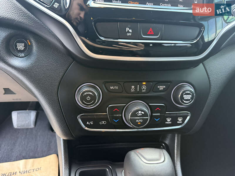 Позашляховик / Кросовер Jeep Cherokee 2019 в Полтаві фото 39 Позашляховик / Кросовер Jeep Cherokee 2019 в Полтаві