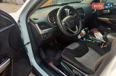 Внедорожник / Кроссовер Jeep Cherokee 2017 в 