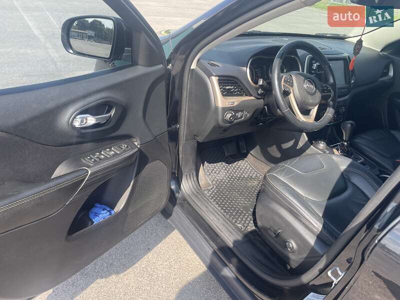 Позашляховик / Кросовер Jeep Cherokee 2015 в Тульчині