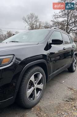 Внедорожник / Кроссовер Jeep Cherokee 2019 в 