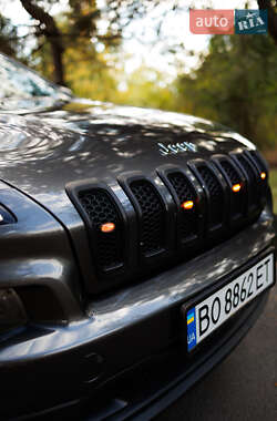 Внедорожник / Кроссовер Jeep Cherokee 2015 в 