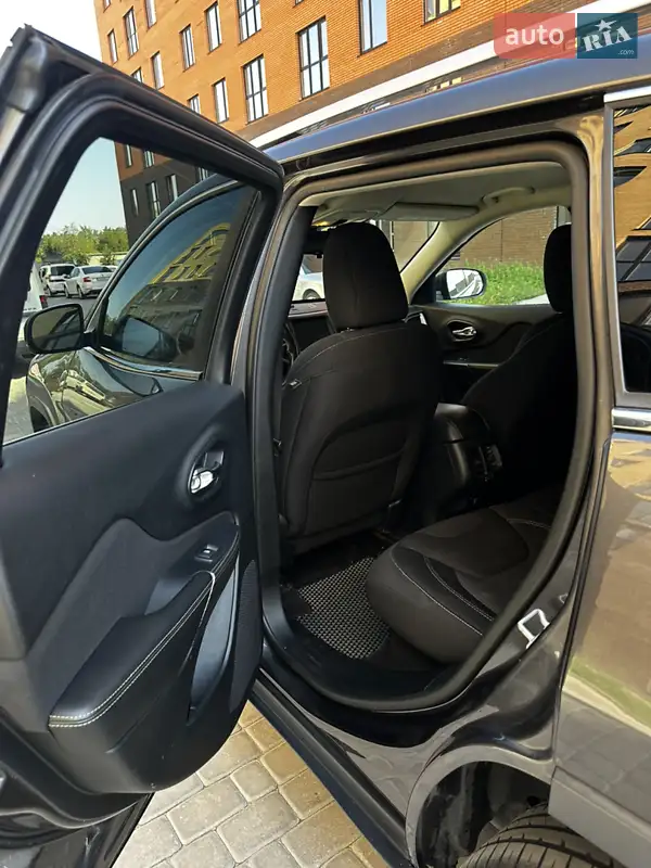 Jeep Cherokee 2016 VIN 1C4PJLCB7GW351358 фото оголошення 7 з 62