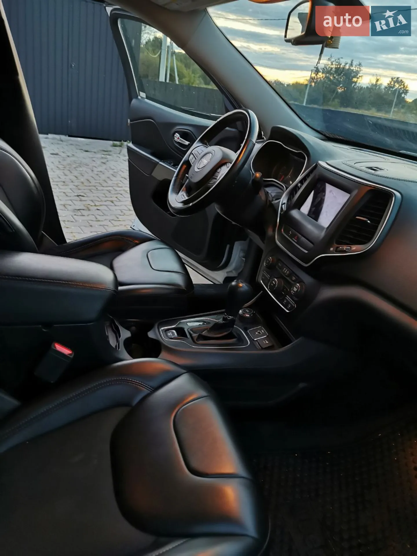 2019 Jeep Cherokee - мініатюра 10
