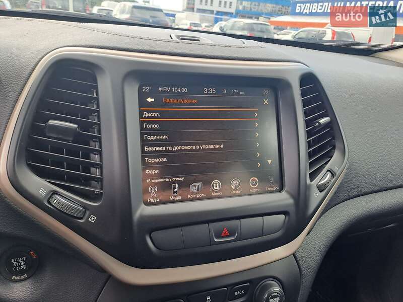 Внедорожник / Кроссовер Jeep Cherokee 2016 в Хмельницком