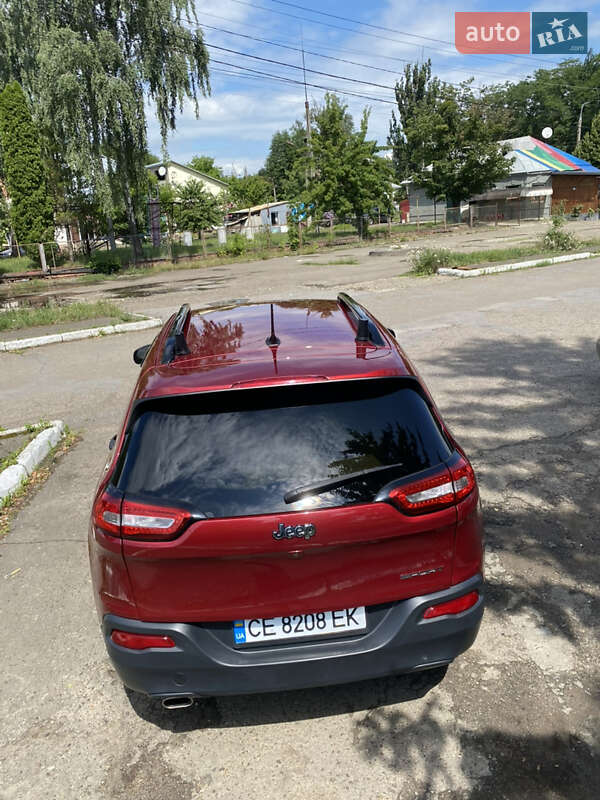 Внедорожник / Кроссовер Jeep Cherokee 2016 в Черновцах