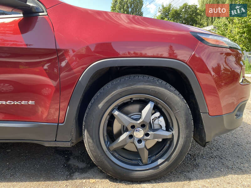 Внедорожник / Кроссовер Jeep Cherokee 2016 в Черновцах