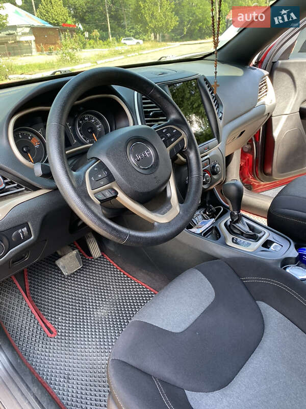 Внедорожник / Кроссовер Jeep Cherokee 2016 в Черновцах