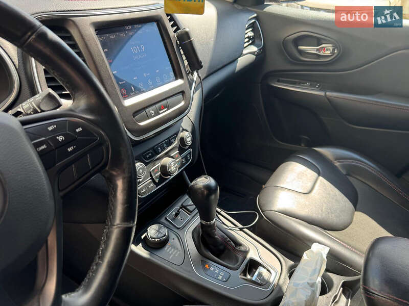 Внедорожник / Кроссовер Jeep Cherokee 2018 в Киеве