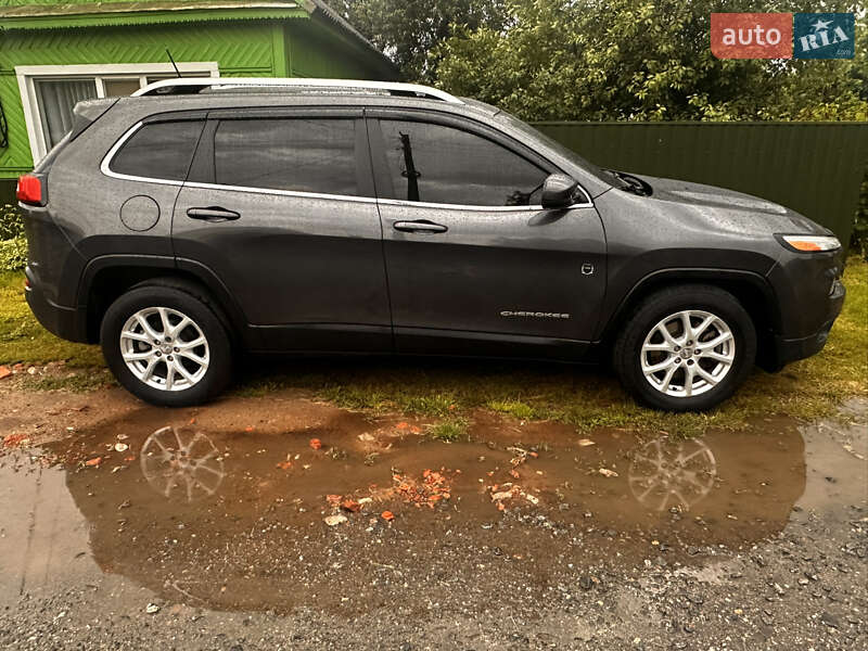 Внедорожник / Кроссовер Jeep Cherokee 2016 в Городне