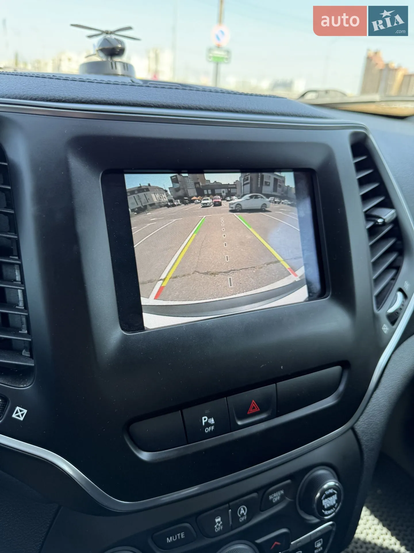 2020 Jeep Cherokee - мініатюра 17