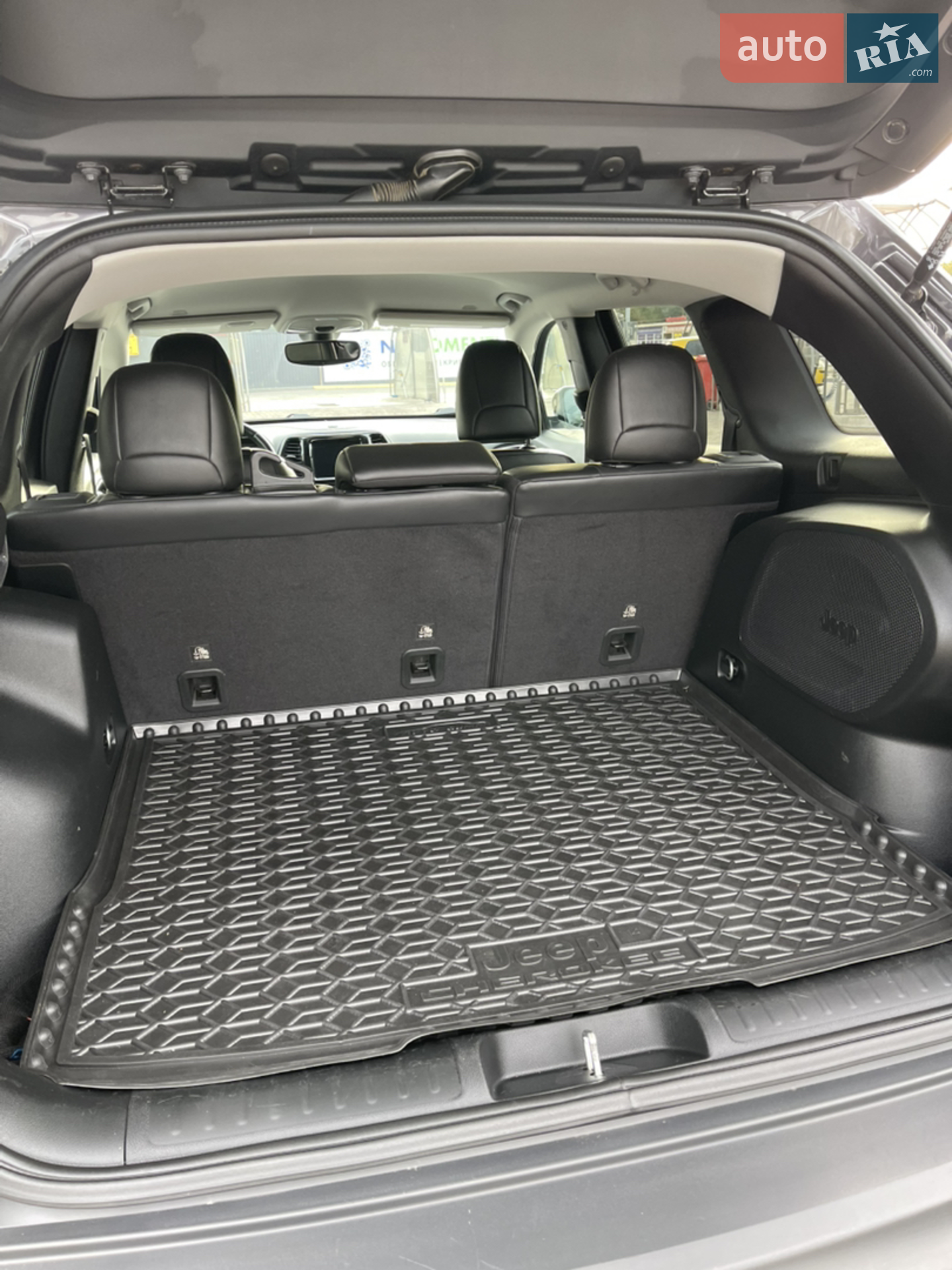 2018 Jeep Cherokee - мініатюра 16