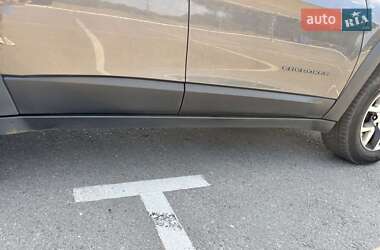 Внедорожник / Кроссовер Jeep Cherokee 2017 в 