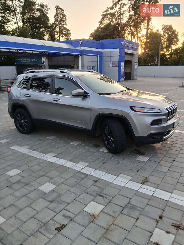 Позашляховик / Кросовер Jeep Cherokee 2016 в Черкасах