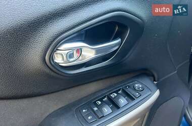 Внедорожник / Кроссовер Jeep Cherokee 2017 в 
