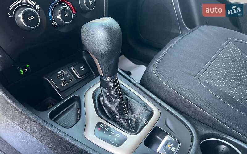 Позашляховик / Кросовер Jeep Cherokee 2017 в Івано-Франківську фото 18 Позашляховик / Кросовер Jeep Cherokee 2017 в Івано-Франківську