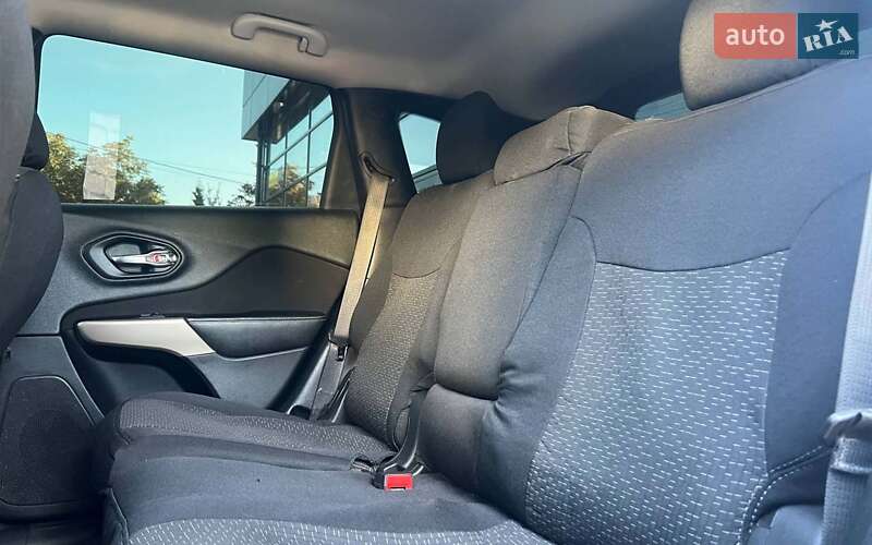 Позашляховик / Кросовер Jeep Cherokee 2017 в Івано-Франківську фото 22 Позашляховик / Кросовер Jeep Cherokee 2017 в Івано-Франківську