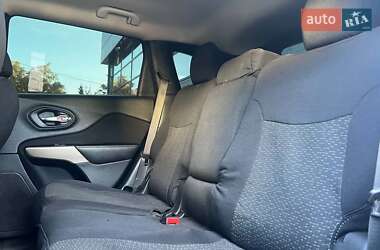 Внедорожник / Кроссовер Jeep Cherokee 2017 в 