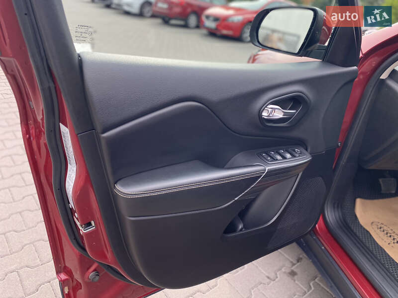 Внедорожник / Кроссовер Jeep Cherokee 2015 в Буче фото 20 Внедорожник / Кроссовер Jeep Cherokee 2015 в Буче