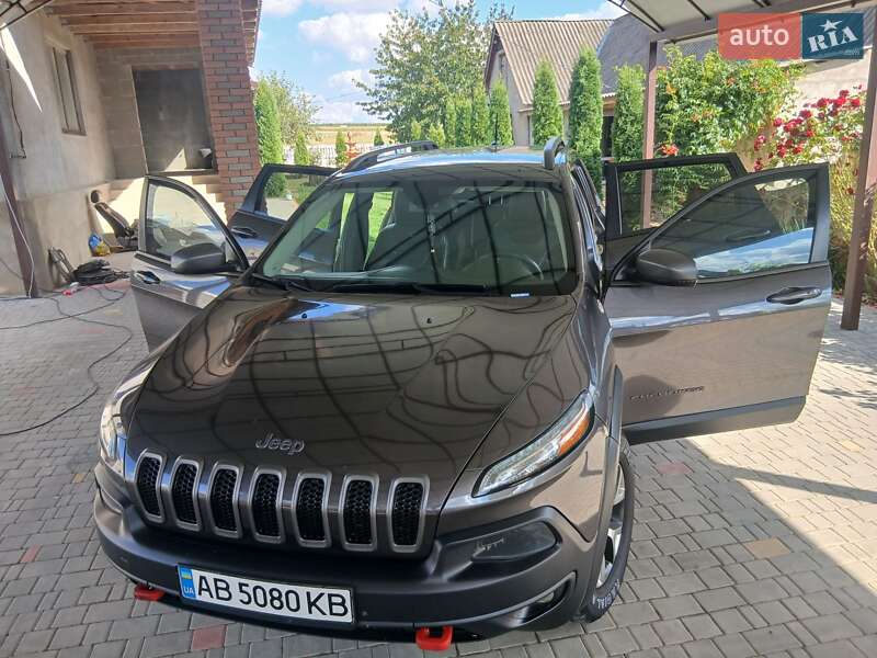 Внедорожник / Кроссовер Jeep Cherokee 2017 в Джурине фото 9 Внедорожник / Кроссовер Jeep Cherokee 2017 в Джурине