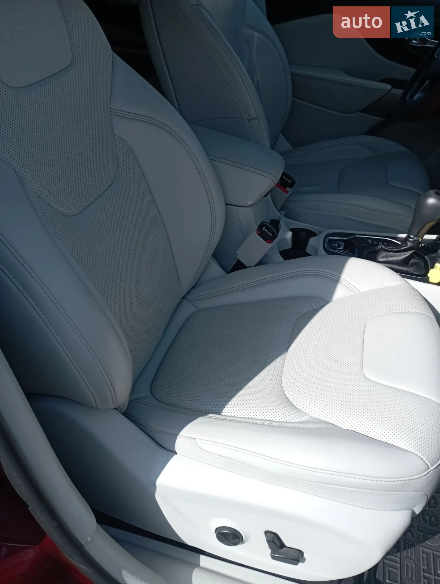 2019 Jeep Cherokee - мініатюра 17