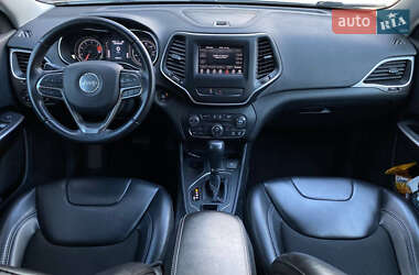 Внедорожник / Кроссовер Jeep Cherokee 2018 в 