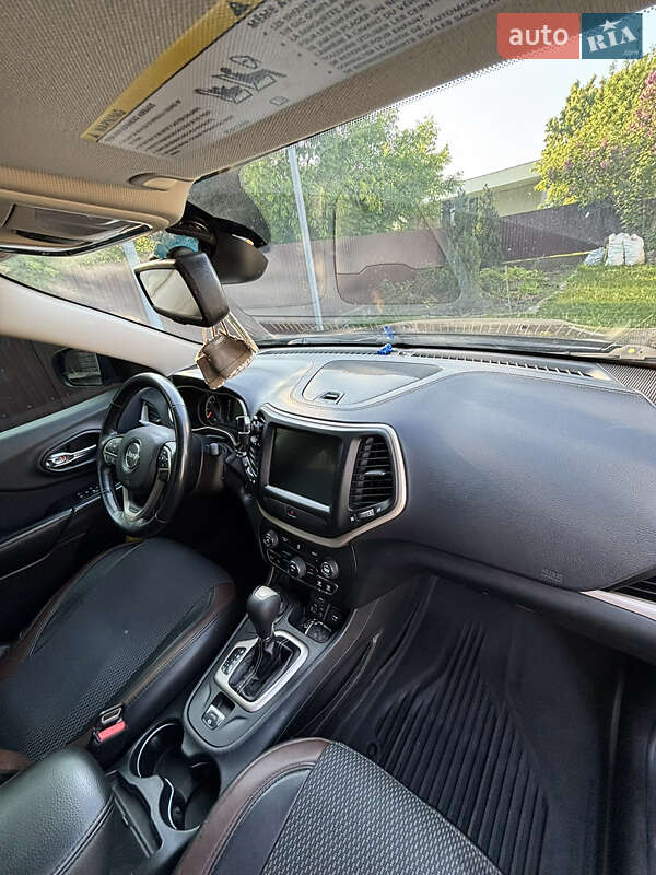 Позашляховик / Кросовер Jeep Cherokee 2015 в Хмельницькому фото 17 Позашляховик / Кросовер Jeep Cherokee 2015 в Хмельницькому