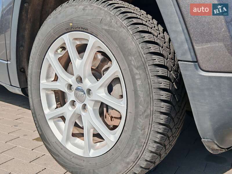 Внедорожник / Кроссовер Jeep Cherokee 2015 в Прилуках