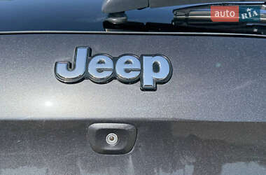 Внедорожник / Кроссовер Jeep Cherokee 2014 в 