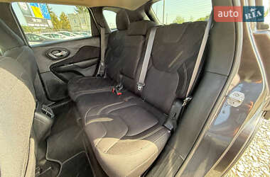 Внедорожник / Кроссовер Jeep Cherokee 2014 в 
