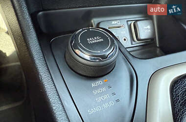 Внедорожник / Кроссовер Jeep Cherokee 2014 в 